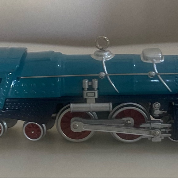Hallmark Keepsake Ornament Lionel Train - Picture 4 of 7